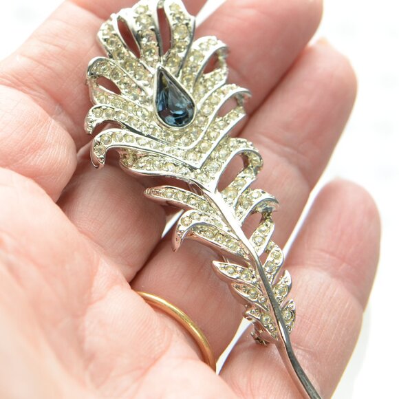 Vintage KJL Kenneth Jay Lane Crystal Feather Pin Brooch - Picture 2 of 4